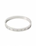 Brazalete plateado de corazones