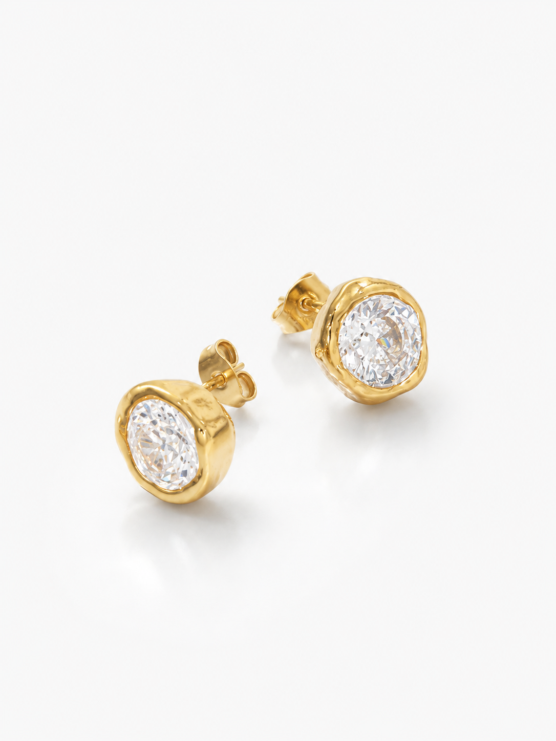 Aretes mini con zirconia y borde irregular
